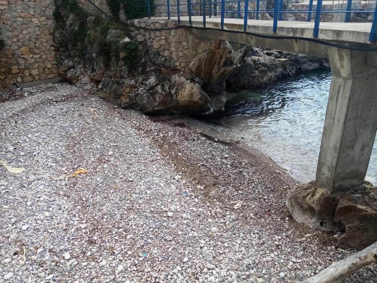 Kapriz Apartments Utjeha Zewnętrze zdjęcie